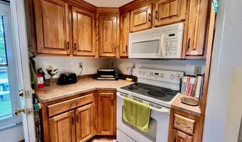 28 Kelsey Rd, Clinton, CT 06413