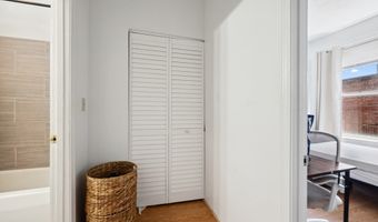 12 Foster 8, Boston, MA 02109