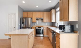 887 SW 198TH Pl, Beaverton, OR 97003