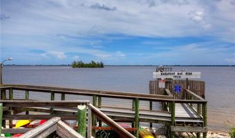 613 Papaya Cir, Barefoot Bay, FL 32976