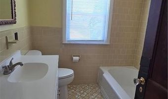 28 Crawford St, Cranston, RI 02910