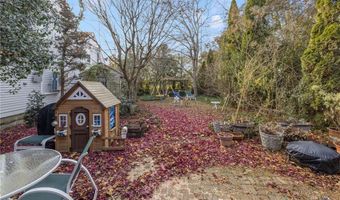 73 Thames St 1, Newport, RI 02840