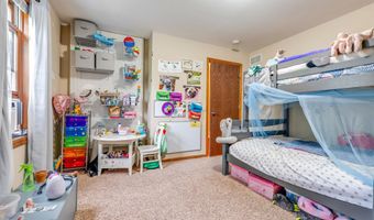 8 Westover Ct, Madison, WI 53719
