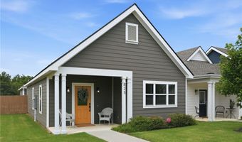 825 NE Heights Ln, Bentonville, AR 72712