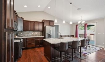 720 Timberview Dr, Adel, IA 50003