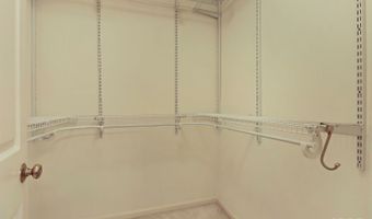 2060 N Charter Point Dr, Arlington Heights, IL 60004