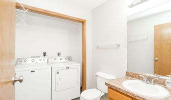1013 10th Ave, Altoona, IA 50009