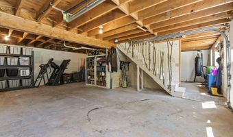 11 Old County Rd, Appleton, ME 04862