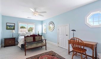 406 Corey Ln, Middletown, RI 02842