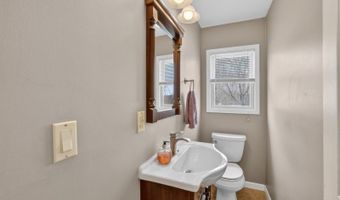 30 Tanglewood Dr, Alloway, NJ 07422