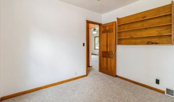 305 6th St, Adair, IA 50002