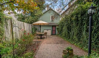 303 E Main St, Abingdon, VA 24210