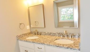 6 Lilac Ave, Bangor, ME 04401