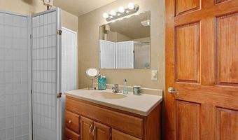 1900 OLDE CASALOMA Dr, Appleton, WI 54913
