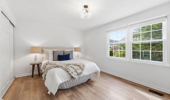5603 INDEPENDENCE Cir, Alexandria, VA 22312