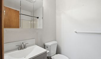 565 Clark Ave APT 17, Bristol, CT 06010