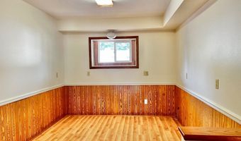 1047 Oak Dr, Altoona, WI 54720