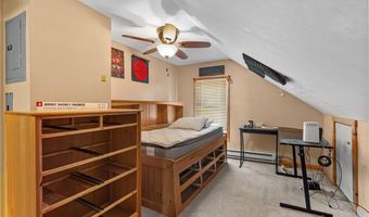 43 Pearl St, Lincoln, RI 02838