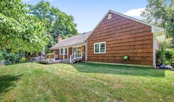 30 Packard Dr, Middletown, NJ 07748