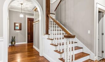 1 Cedar Chine Dr, Asheville, NC 28803