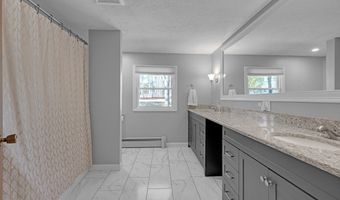 3 Santom St, Auburn, MA 01501