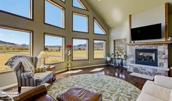 17 Patriot Dr, Cody, WY 82414