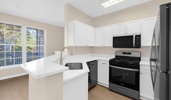 2004 PEGGY STEWART Way 204, Annapolis, MD 21401