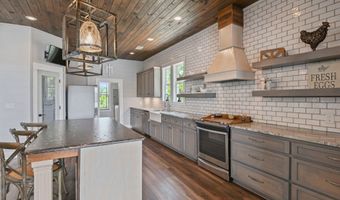 722 Lakeshore Dr, Autaugaville, AL 36003