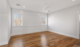1 Knowlton Ct, Bristol, RI 02809