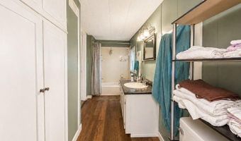 210 5th St, Abbeville, LA 70510