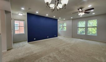208 W HYDE St, Arlington Heights, IL 60005