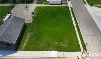 302 3rd St W, Bottineau, ND 58318