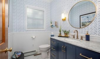 15 Leonard Dr, North Smithfield, RI 02896