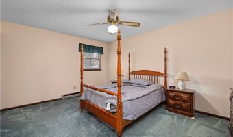 536 Fieldstone Dr, Amherst, OH 44001