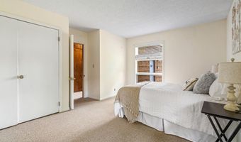 152 32nd St, Allegan, MI 49010