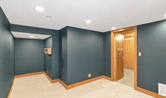 1405 Surrey Ln, Algonquin, IL 60102