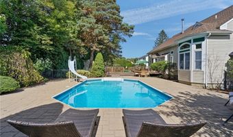 18 Quail Ridge Rd, Cranston, RI 02921