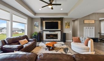 3408 NW Reinhart Dr, Ankeny, IA 50023