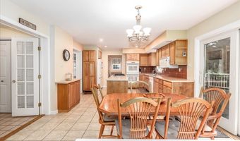 32 Country Way, Bethel, CT 06801