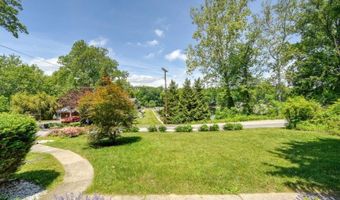 16 Lenape Ave, Andover, NJ 07860
