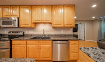 149 E 75th St, Anderson, IN 46013