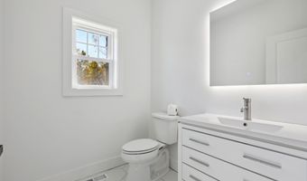 19 A Apache Dr, Brookfield, CT 06804