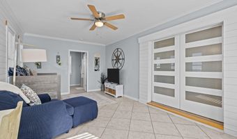 205 Barefoot Ln, Atlantic Beach, NC 28512