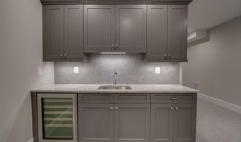 5700 TANGLEWOOD Dr, Bethesda, MD 20817