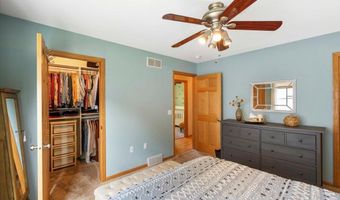 2869 Larkspur Ln, Fitchburg, WI 53711