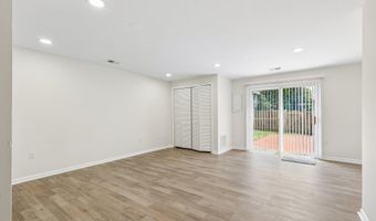 7403 HOUNDSBURY Ct, Alexandria, VA 22315