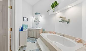 73 Oceanwoods Dr, North Kingstown, RI 02852