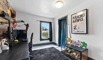 1215 Navarino St, Algoma, WI 54201