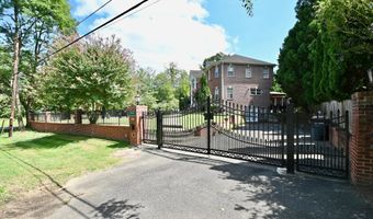 7801 RIDGEWOOD Dr, Annandale, VA 22003