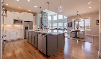 44 Sugar Bars Dr, Cody, WY 82414